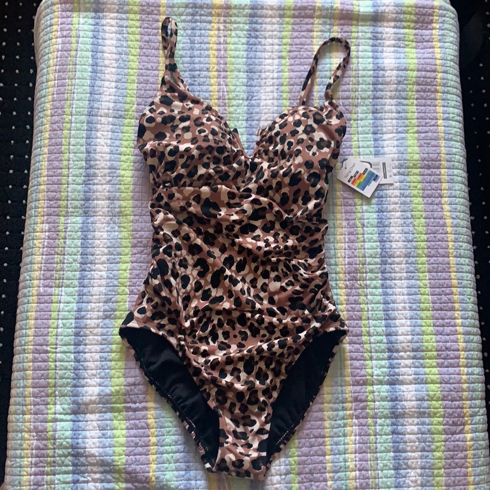 BEAUTIFUL TIME AND TRU 1pc bathing suit NEW (4-6)